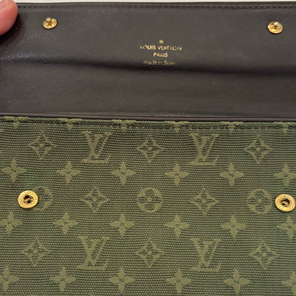 Louis Vuitton Olive Monogram Clutch - Picture 5 of 6